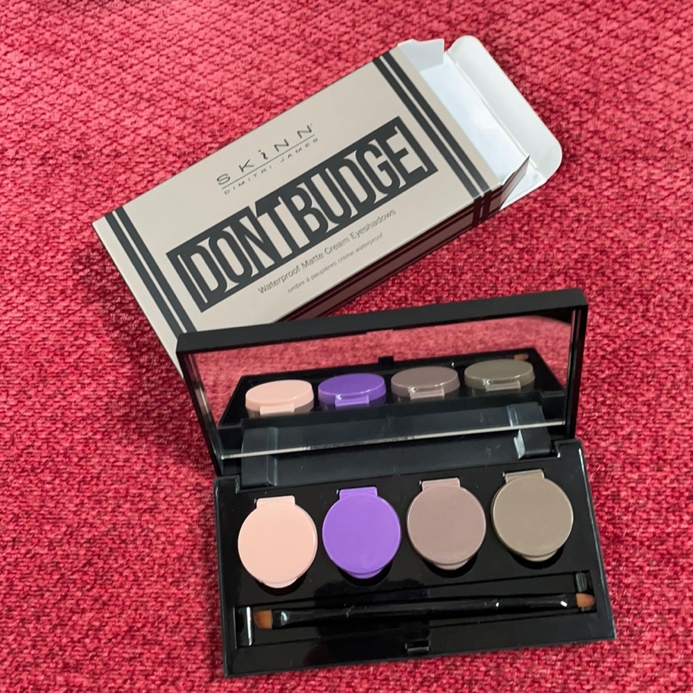Skinn “Don’t Budge” waterproof matte  eyeshadows